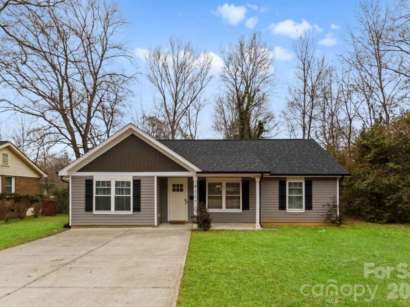 4117 Colebrook Road, Charlotte, NC 28215.  MLS# CAR4380992, YatesRealty ID 21033. 