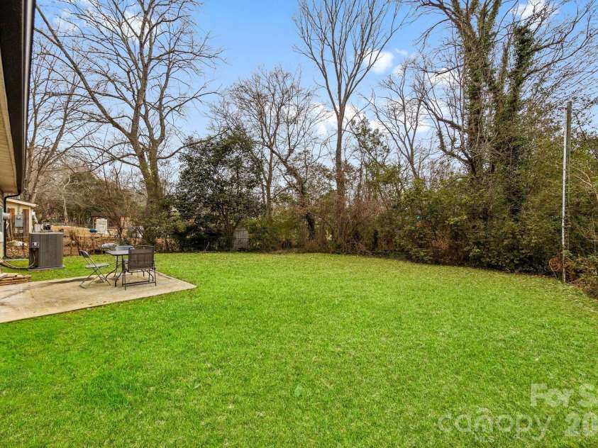 4117 Colebrook Road, Charlotte, NC 28215.  MLS# CAR4380992, YatesRealty ID 21033. 