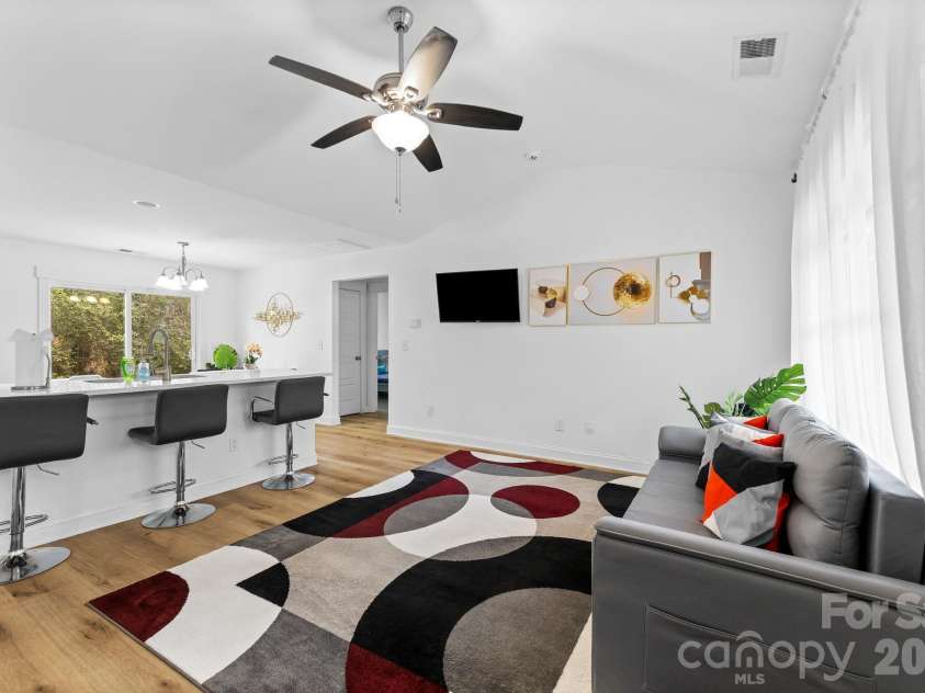 4117 Colebrook Road, Charlotte, NC 28215.  MLS# CAR4380992, YatesRealty ID 21033. 