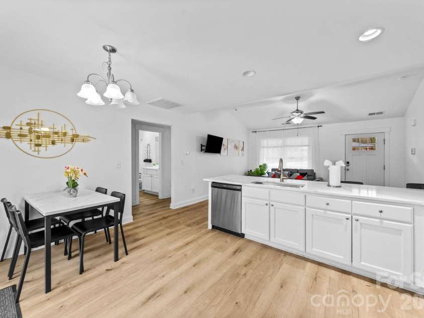 4117 Colebrook Road, Charlotte, NC 28215.  MLS# CAR4380992, YatesRealty ID 21033. 