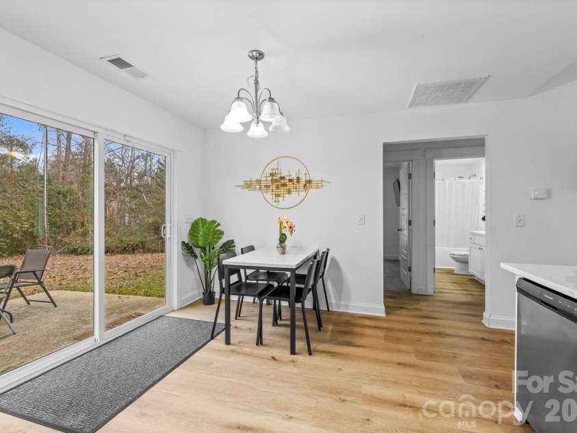 4117 Colebrook Road, Charlotte, NC 28215.  MLS# CAR4380992, YatesRealty ID 21033. 