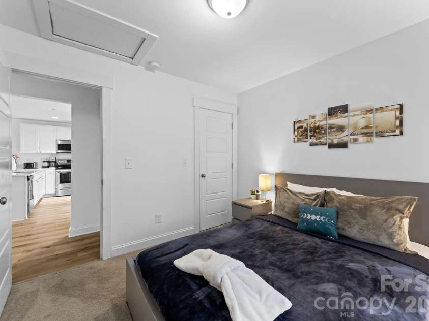 4117 Colebrook Road, Charlotte, NC 28215.  MLS# CAR4380992, YatesRealty ID 21033. 
