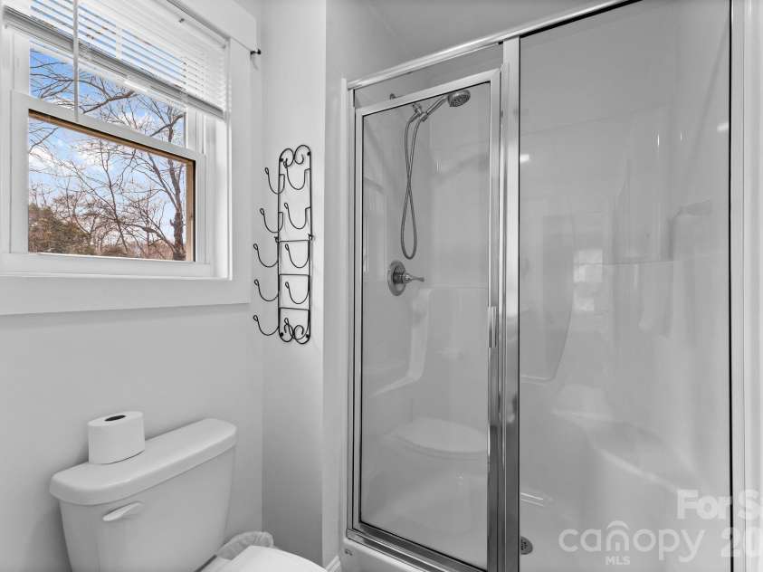 4117 Colebrook Road, Charlotte, NC 28215.  MLS# CAR4380992, YatesRealty ID 21033. 