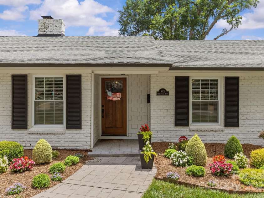5501 Murrayhill Road, Charlotte, NC 28210.  MLS# CAR4272966, YatesRealty ID 21033. 