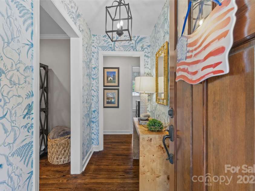 5501 Murrayhill Road, Charlotte, NC 28210.  MLS# CAR4272966, YatesRealty ID 21033. 