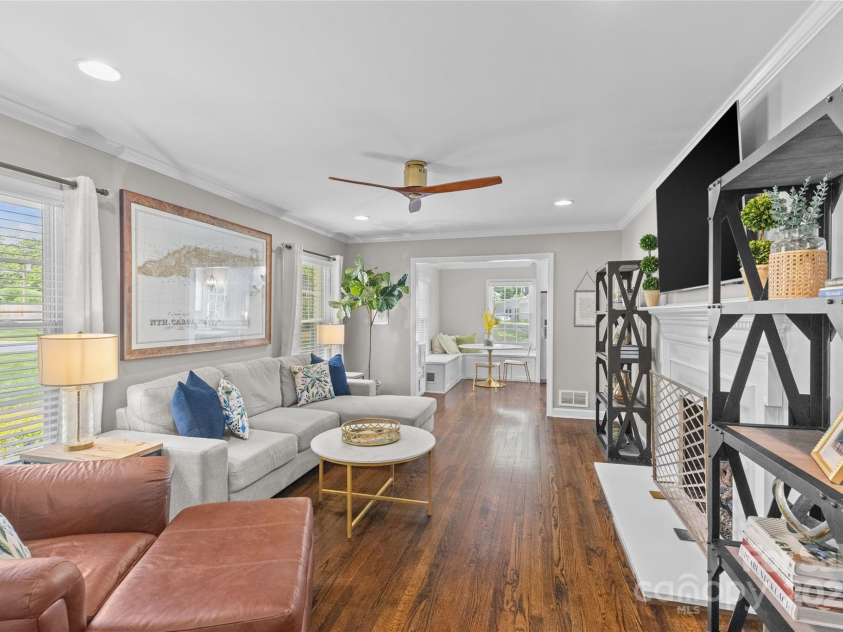 5501 Murrayhill Road, Charlotte, NC 28210.  MLS# CAR4272966, YatesRealty ID 21033. 