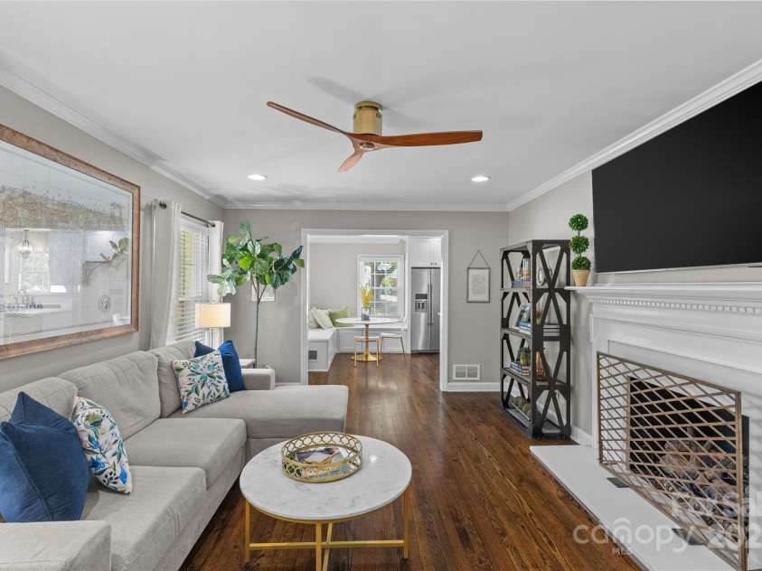 5501 Murrayhill Road, Charlotte, NC 28210.  MLS# CAR4272966, YatesRealty ID 21033. 