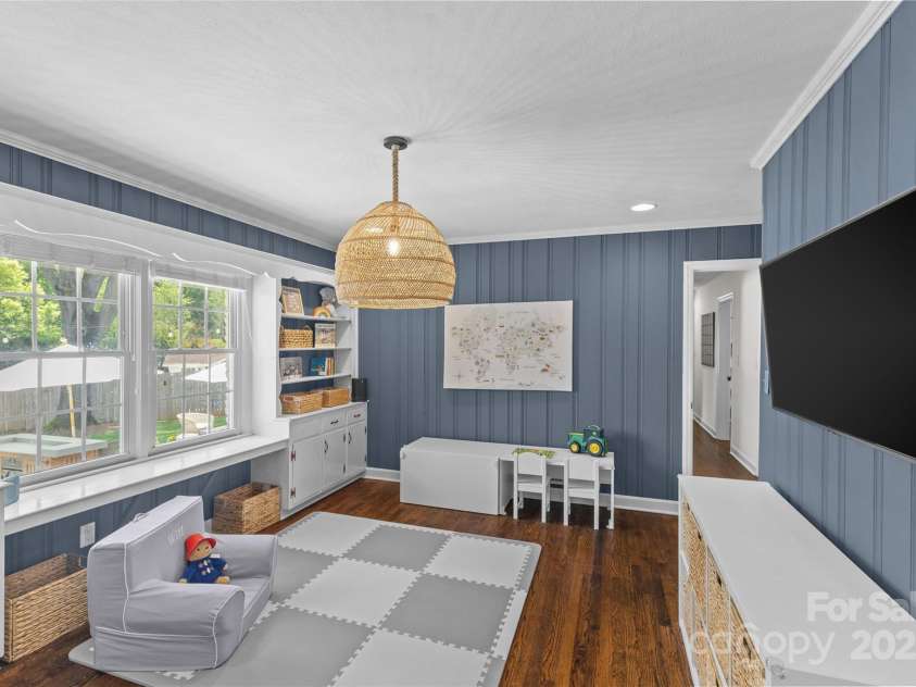 5501 Murrayhill Road, Charlotte, NC 28210.  MLS# CAR4272966, YatesRealty ID 21033. 