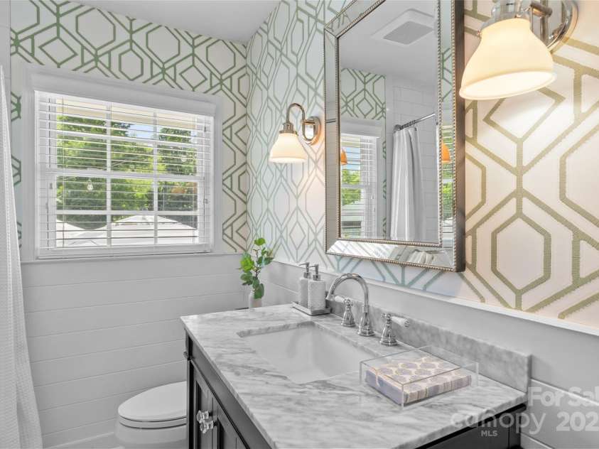 5501 Murrayhill Road, Charlotte, NC 28210.  MLS# CAR4272966, YatesRealty ID 21033. 