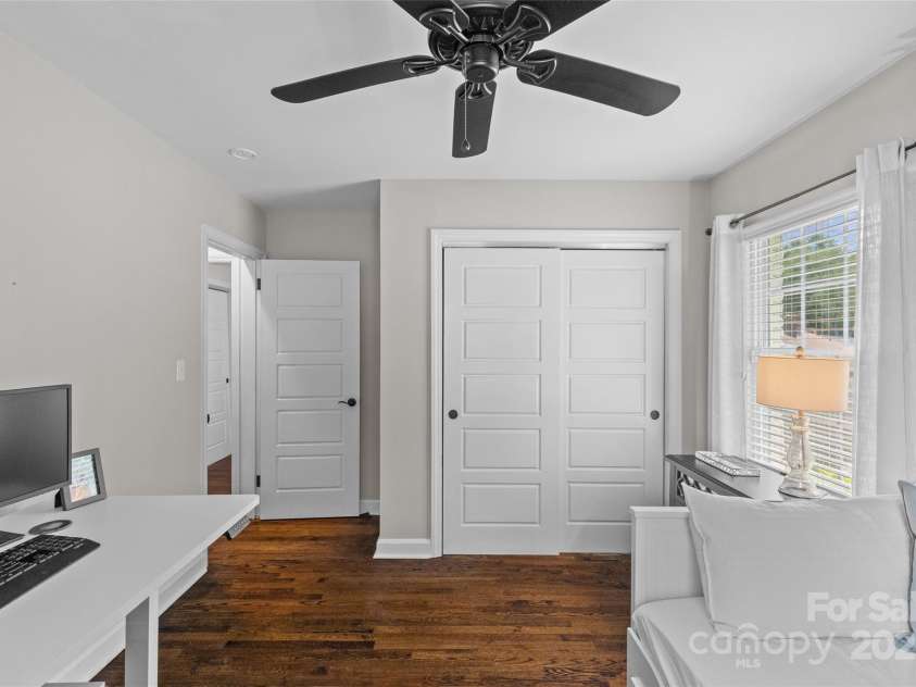 5501 Murrayhill Road, Charlotte, NC 28210.  MLS# CAR4272966, YatesRealty ID 21033. 