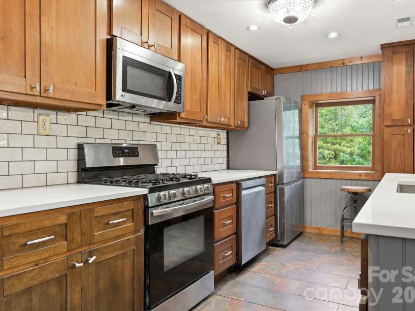 250 Potato Branch Road, Leicester, NC 28748.  MLS# CAR4377346, YatesRealty ID 21034. 