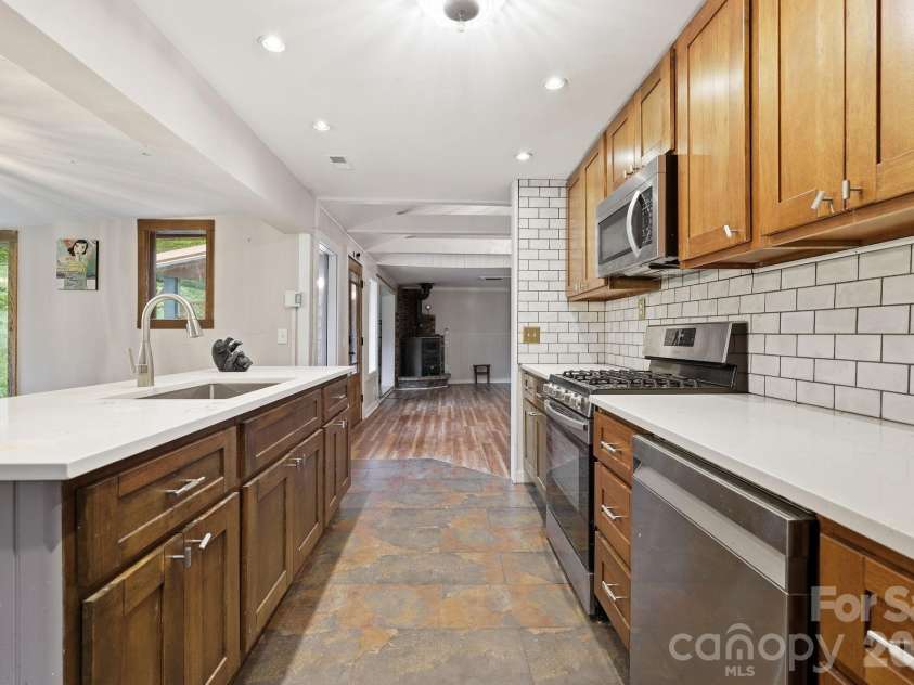 250 Potato Branch Road, Leicester, NC 28748.  MLS# CAR4377346, YatesRealty ID 21034. 