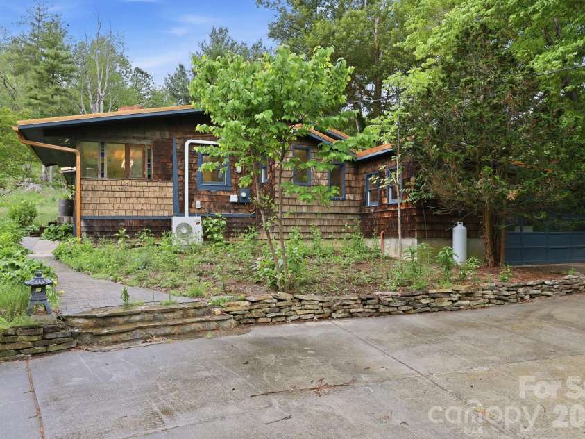 250 Potato Branch Road, Leicester, NC 28748.  MLS# CAR4377346, YatesRealty ID 21034. 