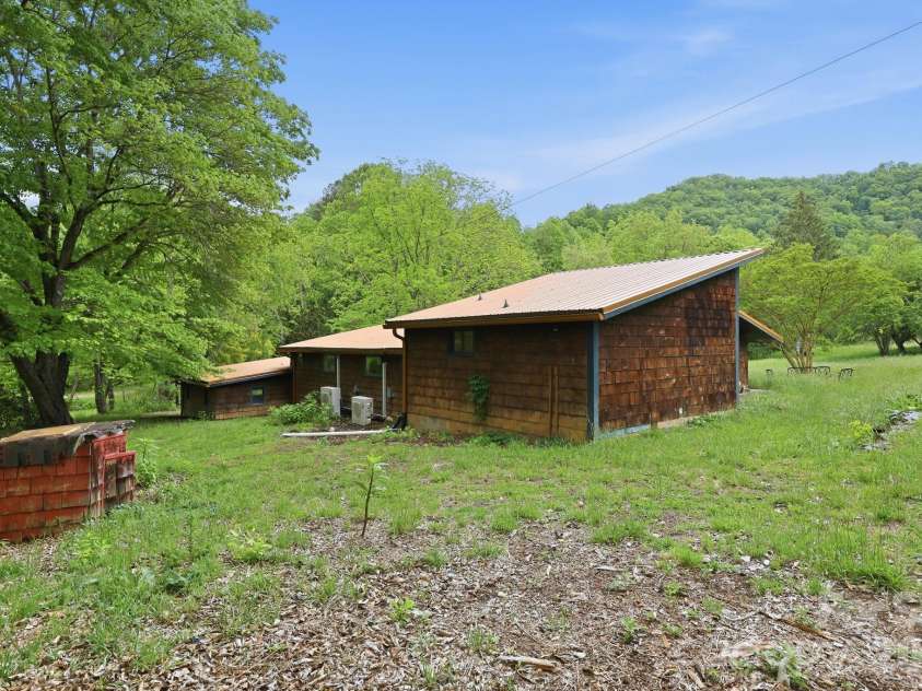 250 Potato Branch Road, Leicester, NC 28748.  MLS# CAR4377346, YatesRealty ID 21034. 
