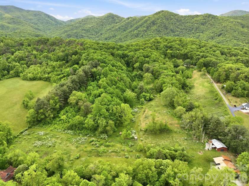 250 Potato Branch Road, Leicester, NC 28748.  MLS# CAR4377346, YatesRealty ID 21034. 
