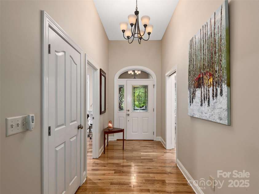 4 Alsatian Lane, Asheville, NC 28805.  MLS# CAR4260224, YatesRealty ID 21036. 