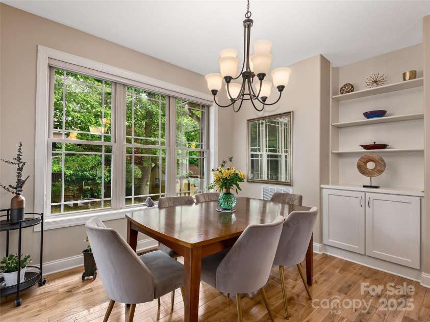 4 Alsatian Lane, Asheville, NC 28805.  MLS# CAR4260224, YatesRealty ID 21036. 