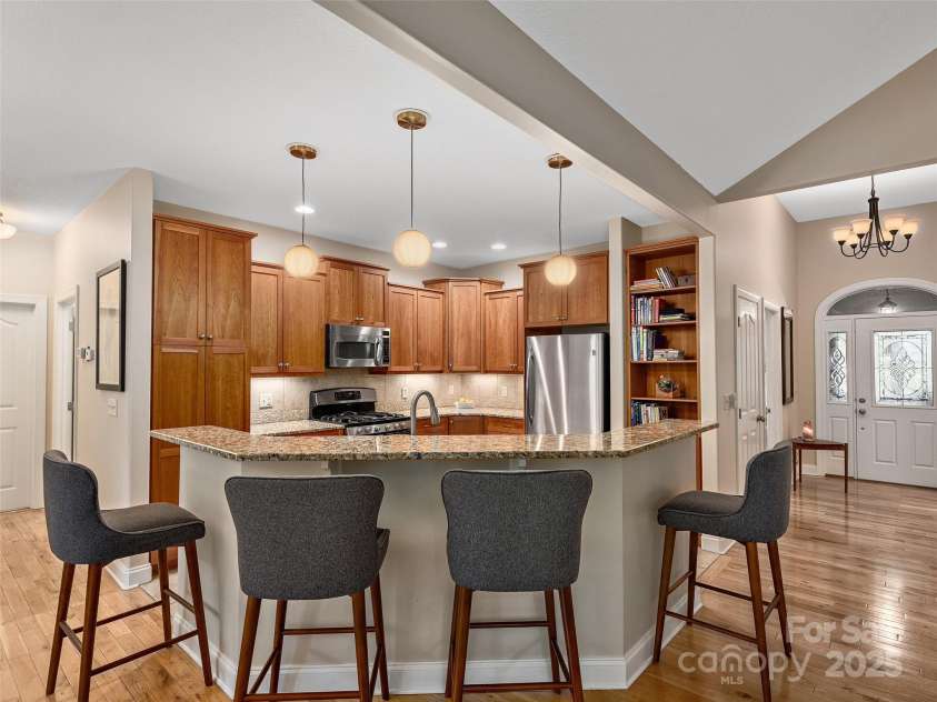 4 Alsatian Lane, Asheville, NC 28805.  MLS# CAR4260224, YatesRealty ID 21036. 