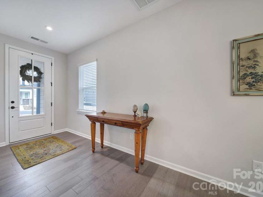 516 Madison Falls Court, Fort Mill, SC 29708.  MLS# CAR4380999, YatesRealty ID 21036. Foyer