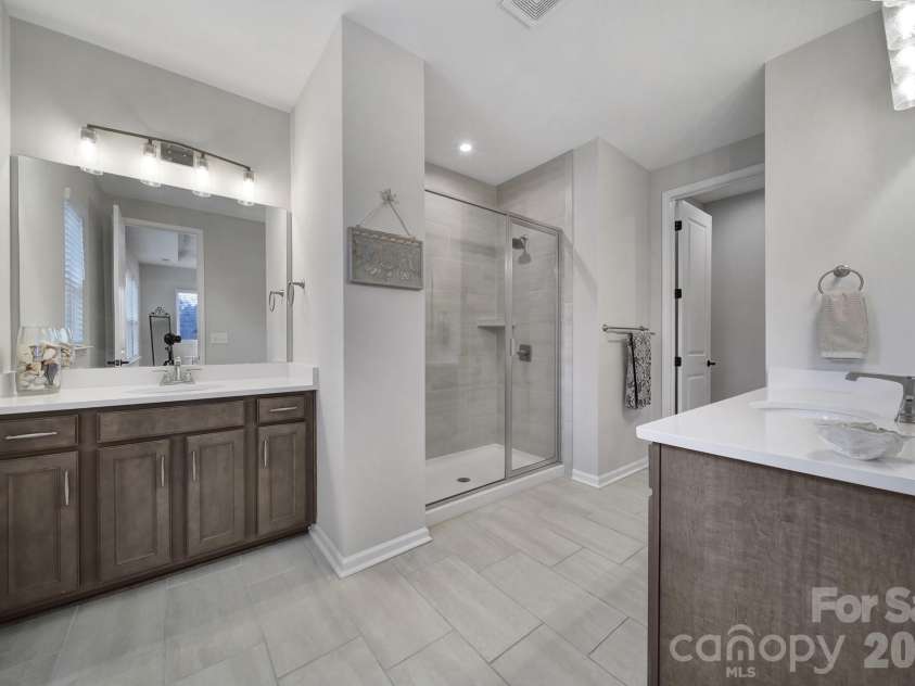 516 Madison Falls Court, Fort Mill, SC 29708.  MLS# CAR4380999, YatesRealty ID 21036. Primary Bathroom