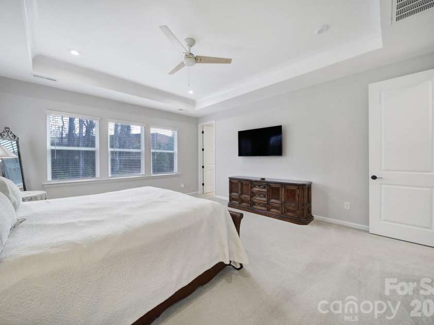 516 Madison Falls Court, Fort Mill, SC 29708.  MLS# CAR4380999, YatesRealty ID 21036. Primary Bedroom