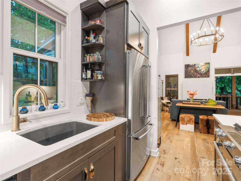 15 Fay Jones Lane, Black Mountain, NC 28711.  MLS# CAR4259163, YatesRealty ID 21038. 