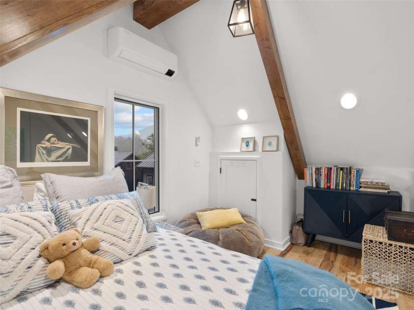 15 Fay Jones Lane, Black Mountain, NC 28711.  MLS# CAR4259163, YatesRealty ID 21038. Loft bedroom