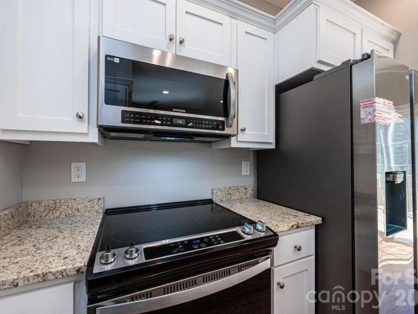 1314 39th Street Circle, Hickory, NC 28602.  MLS# CAR4335784, YatesRealty ID 2104. 