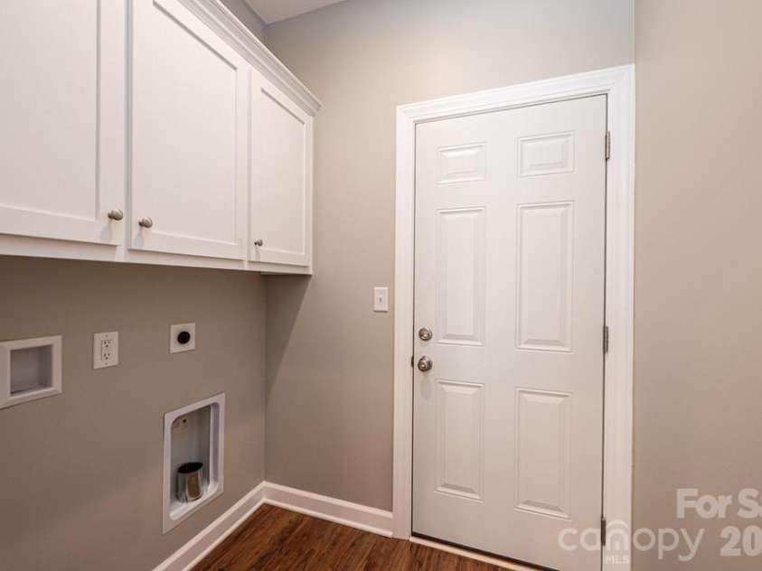 1314 39th Street Circle, Hickory, NC 28602.  MLS# CAR4335784, YatesRealty ID 2104. 