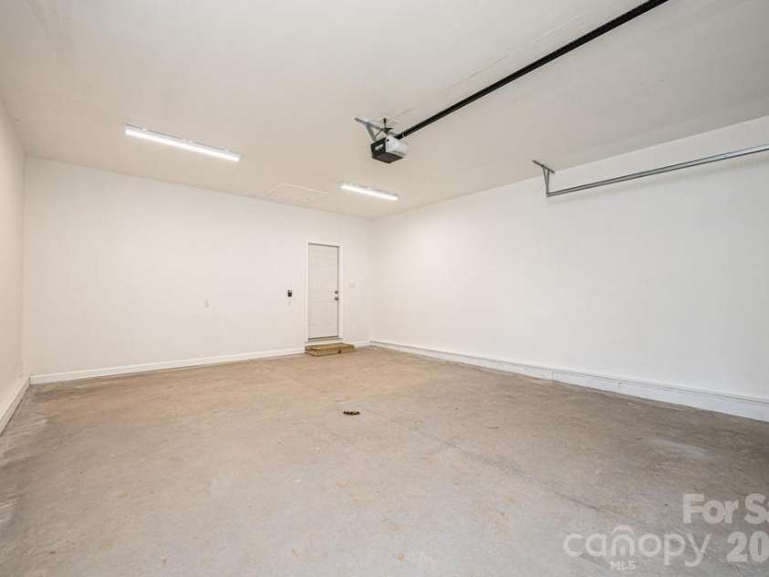 1314 39th Street Circle, Hickory, NC 28602.  MLS# CAR4335784, YatesRealty ID 2104. 