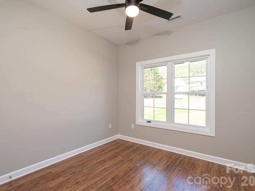 1314 39th Street Circle, Hickory, NC 28602.  MLS# CAR4335784, YatesRealty ID 2104. 