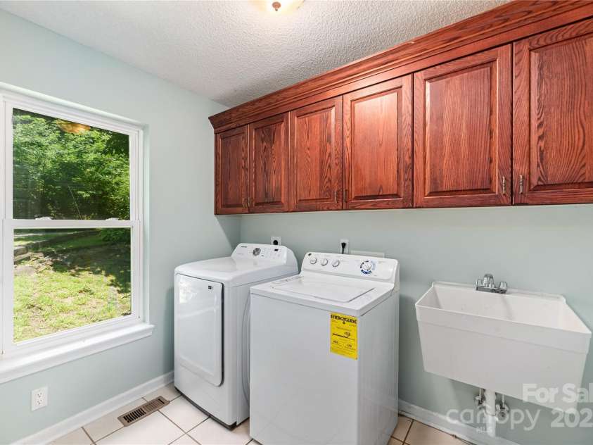 97 Hughes Drive, Maggie Valley, NC 28751.  MLS# CAR4290471, YatesRealty ID 21040. 