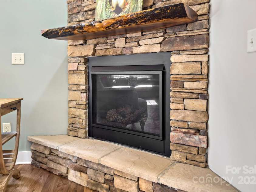 4 Nectar Way, Swannanoa, NC 28778.  MLS# CAR4186169, YatesRealty ID 21041. Gas Fireplace