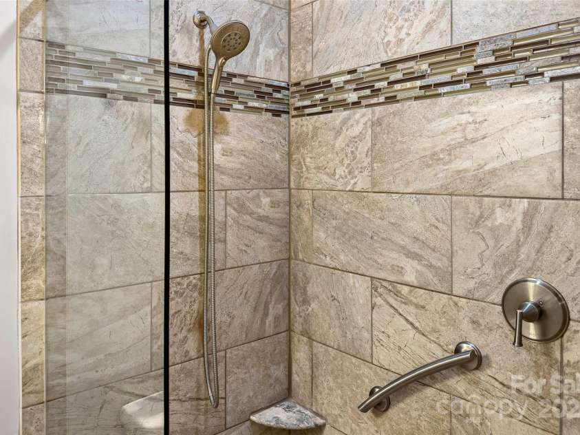 4 Nectar Way, Swannanoa, NC 28778.  MLS# CAR4186169, YatesRealty ID 21041. Tiled Shower
