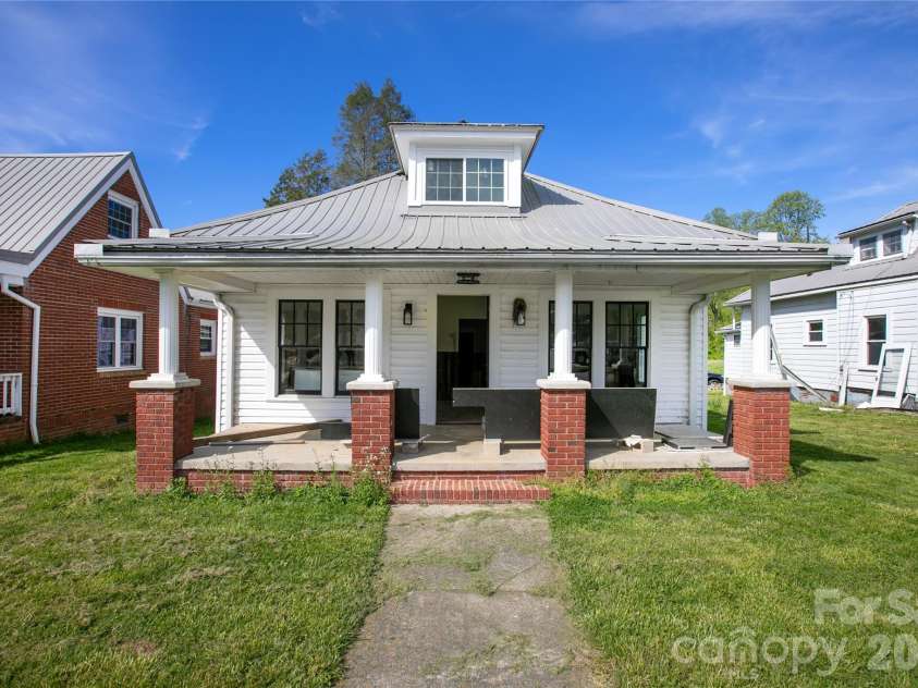 220 Main Street, Rosman, NC 28772.  MLS# CAR4380881, YatesRealty ID 21042. 