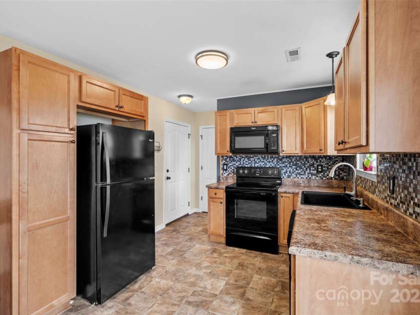 20 Barnett Shoals Drive, Weaverville, NC 28787.  MLS# CAR4309822, YatesRealty ID 21043. 