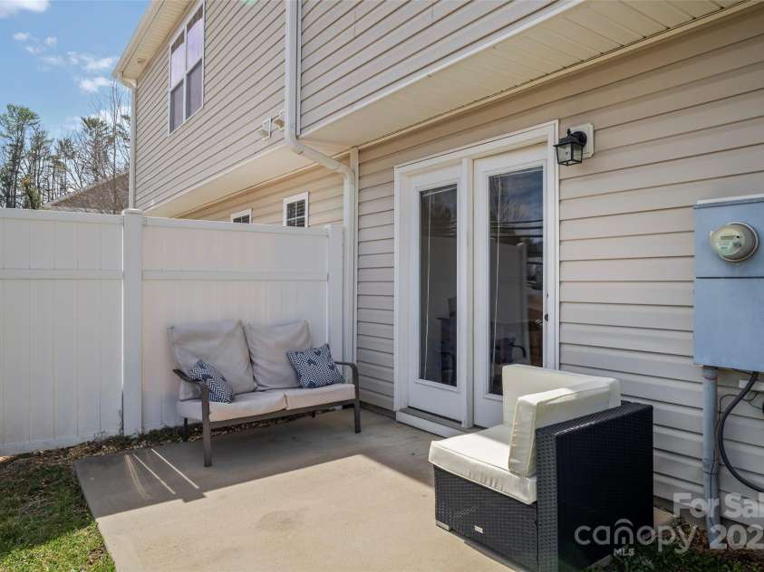 20 Barnett Shoals Drive, Weaverville, NC 28787.  MLS# CAR4309822, YatesRealty ID 21043. 