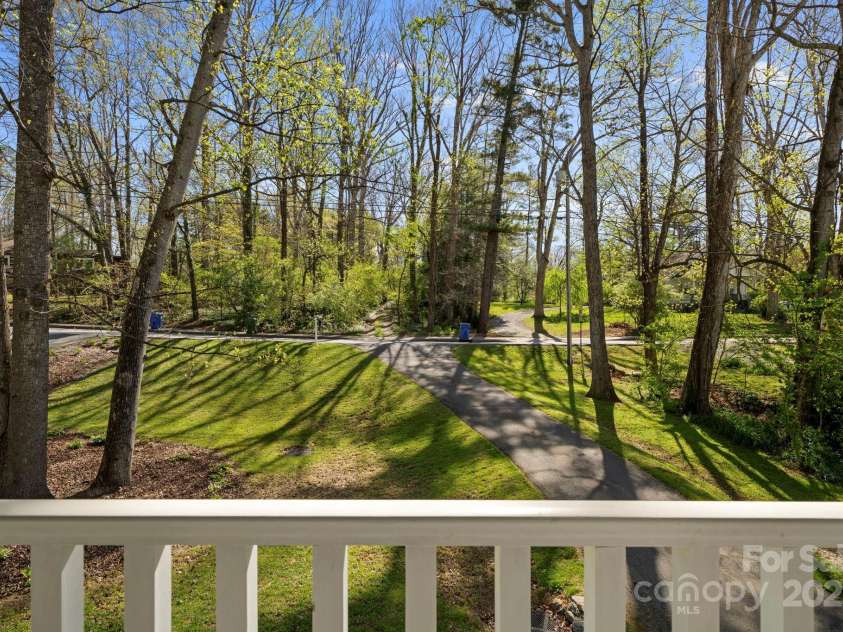 50 Trinity Chapel Road, Asheville, NC 28805.  MLS# CAR4248550, YatesRealty ID 21045. 