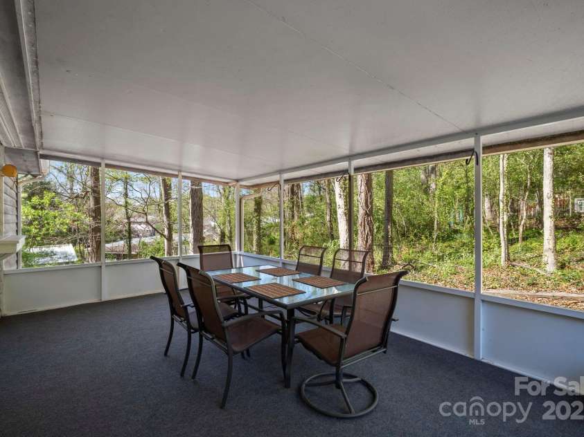 50 Trinity Chapel Road, Asheville, NC 28805.  MLS# CAR4248550, YatesRealty ID 21045. 