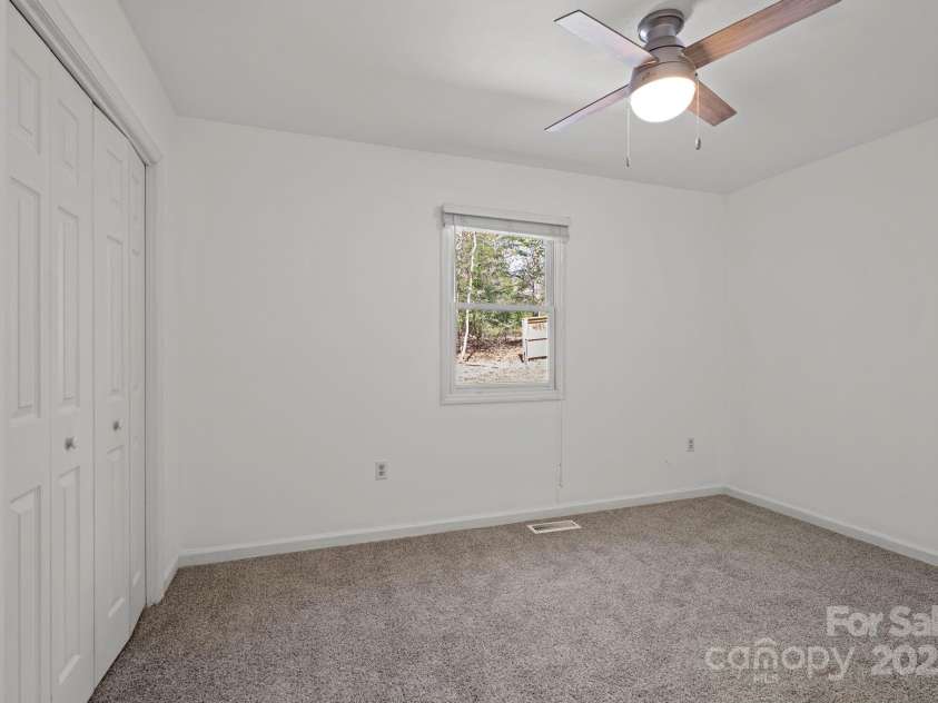 50 Trinity Chapel Road, Asheville, NC 28805.  MLS# CAR4248550, YatesRealty ID 21045. 