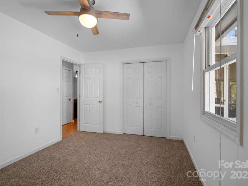 50 Trinity Chapel Road, Asheville, NC 28805.  MLS# CAR4248550, YatesRealty ID 21045. 