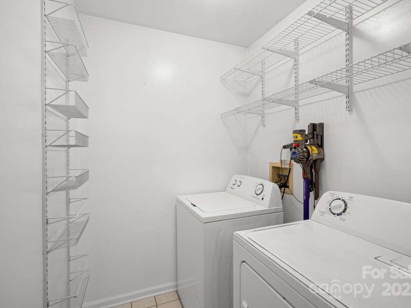 50 Trinity Chapel Road, Asheville, NC 28805.  MLS# CAR4248550, YatesRealty ID 21045. 