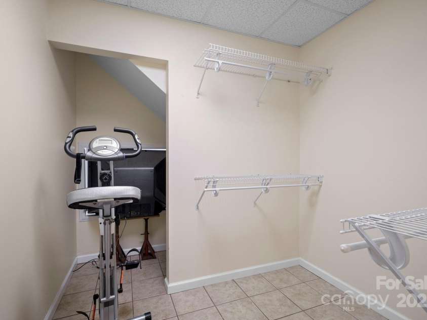 50 Trinity Chapel Road, Asheville, NC 28805.  MLS# CAR4248550, YatesRealty ID 21045. 