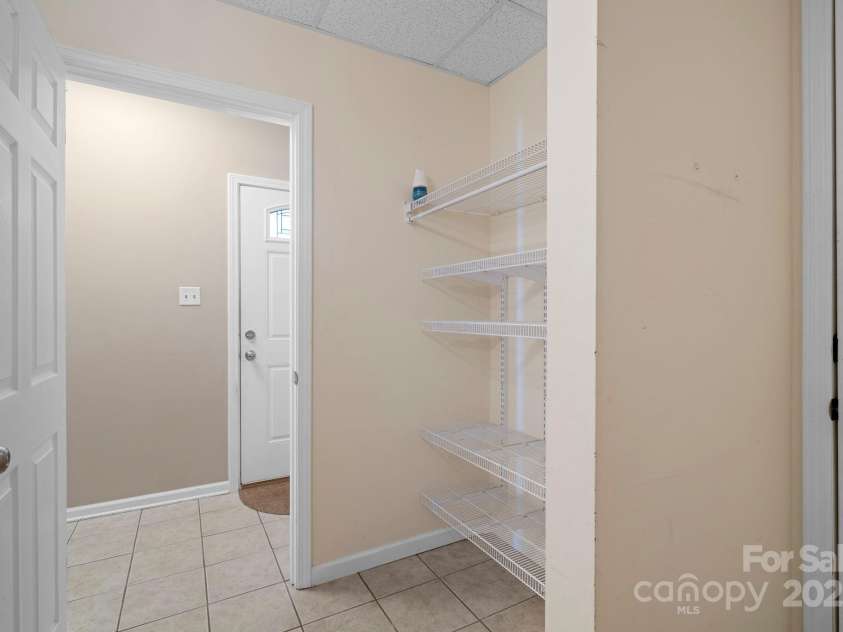 50 Trinity Chapel Road, Asheville, NC 28805.  MLS# CAR4248550, YatesRealty ID 21045. 