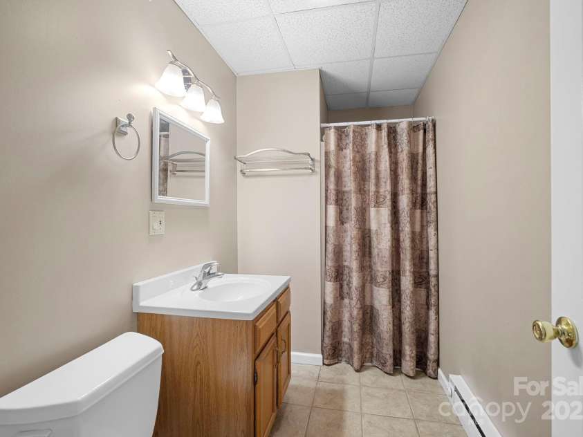 50 Trinity Chapel Road, Asheville, NC 28805.  MLS# CAR4248550, YatesRealty ID 21045. 