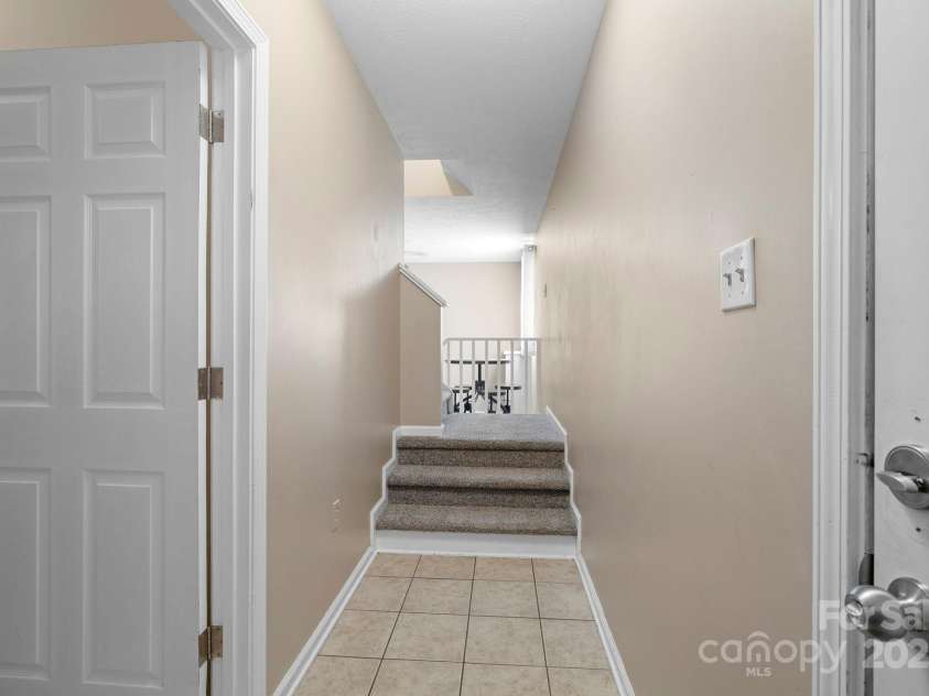 50 Trinity Chapel Road, Asheville, NC 28805.  MLS# CAR4248550, YatesRealty ID 21045. 