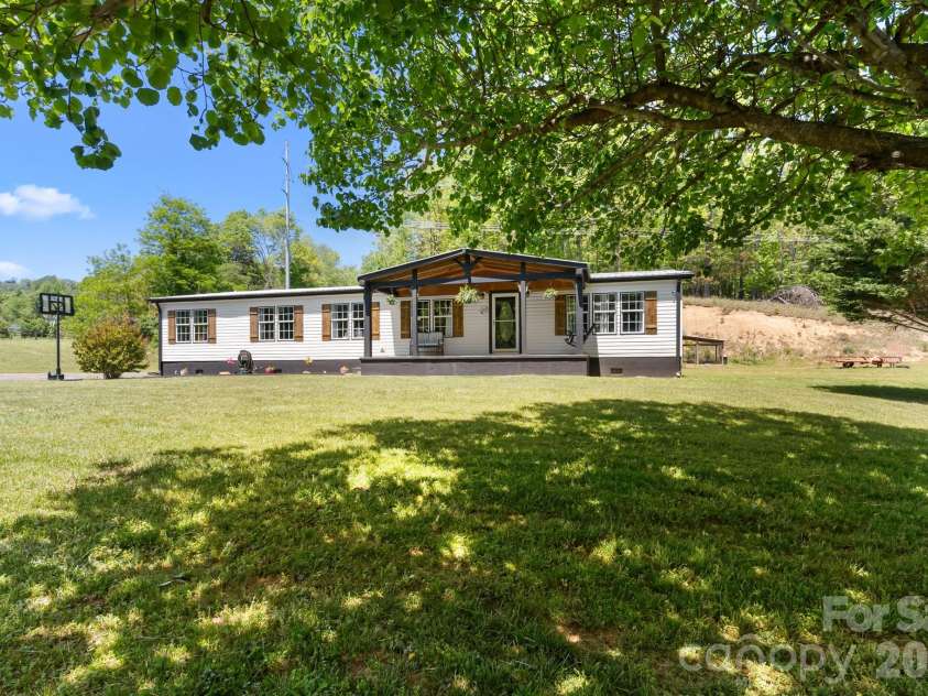 152 Pioneer Ridge, Sparta, NC 28675.  MLS# CAR4381108, YatesRealty ID 21047. 