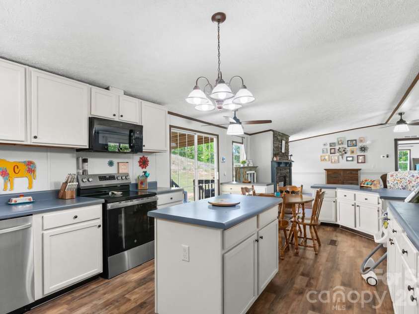 152 Pioneer Ridge, Sparta, NC 28675.  MLS# CAR4381108, YatesRealty ID 21047. 