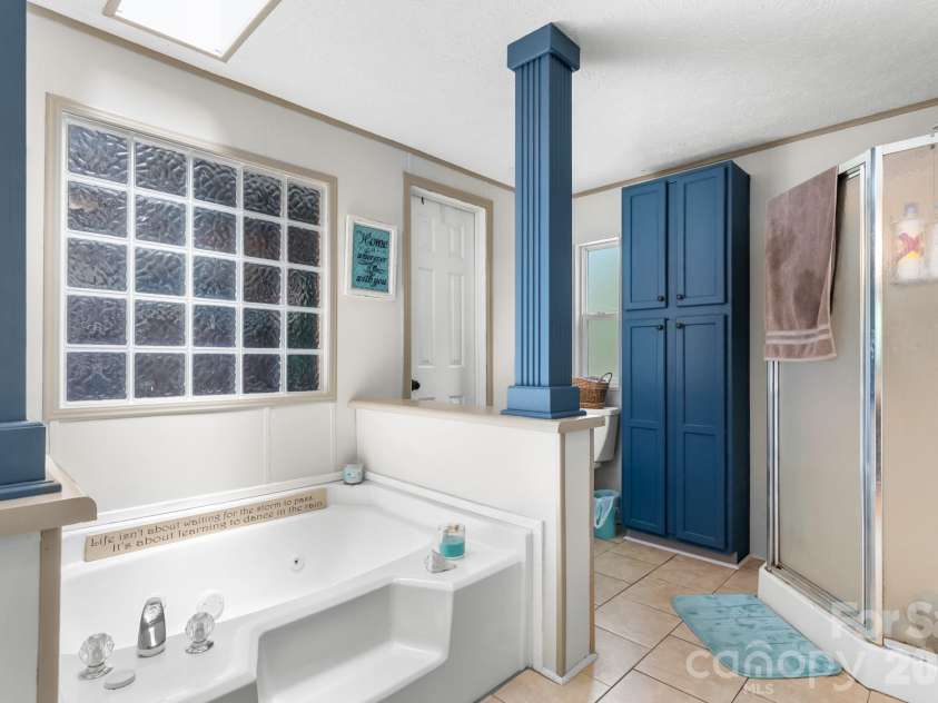 152 Pioneer Ridge, Sparta, NC 28675.  MLS# CAR4381108, YatesRealty ID 21047. 