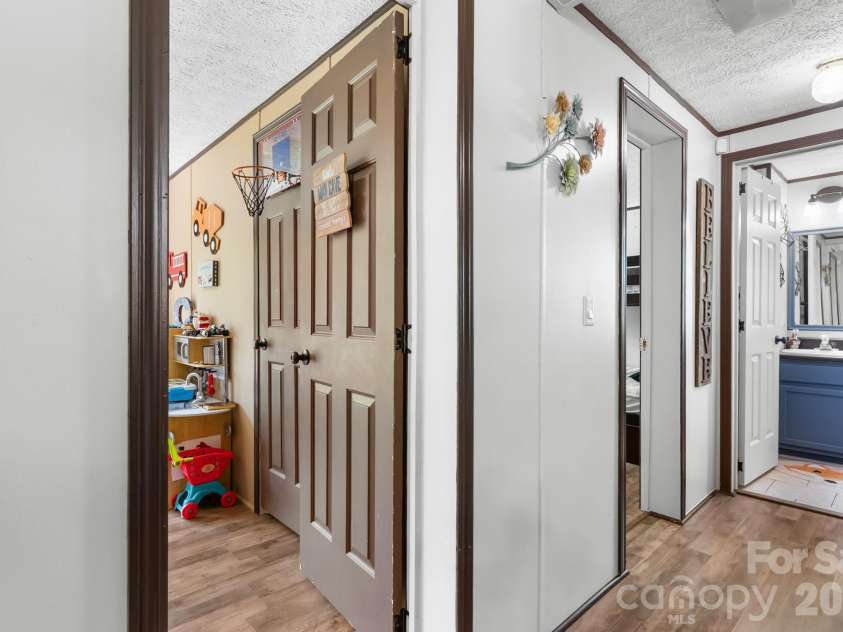 152 Pioneer Ridge, Sparta, NC 28675.  MLS# CAR4381108, YatesRealty ID 21047. 